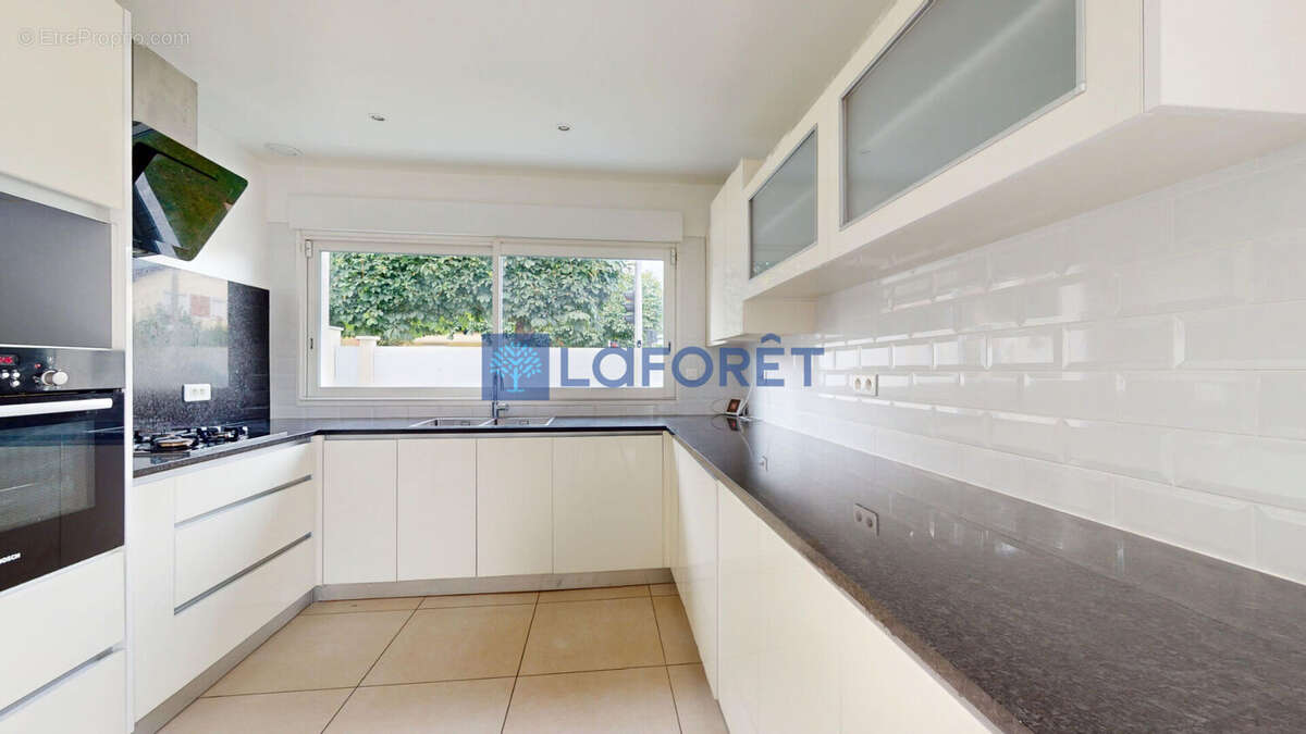 Maison à PARAY-VIEILLE-POSTE