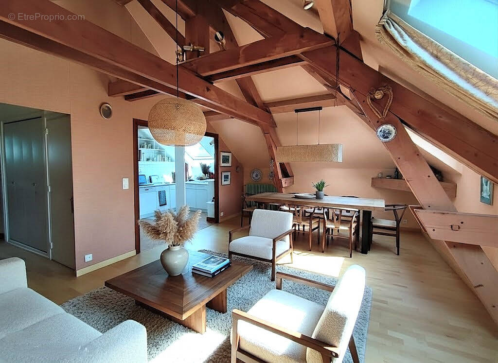 Appartement à NIVOLAS-VERMELLE