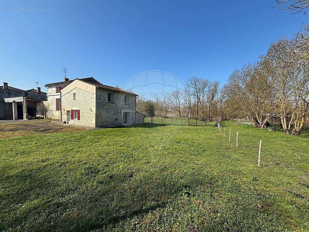 Maison à PONS