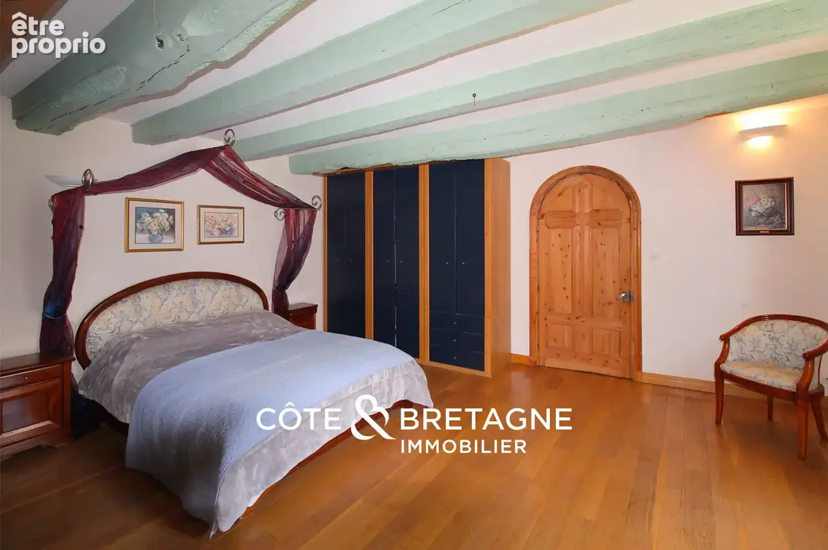 COTE & BRETAGNE IMMOBILIER VOUS PROPOSE : Manoir du XVe siècle inscrit MH à Tréguier   360 m2, 4 chambres, par - photo 13