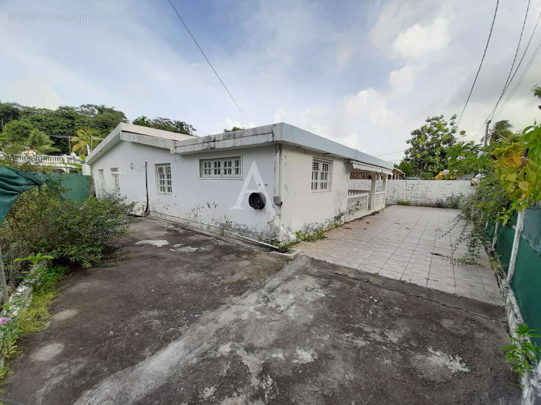 Maison à LA TRINITE