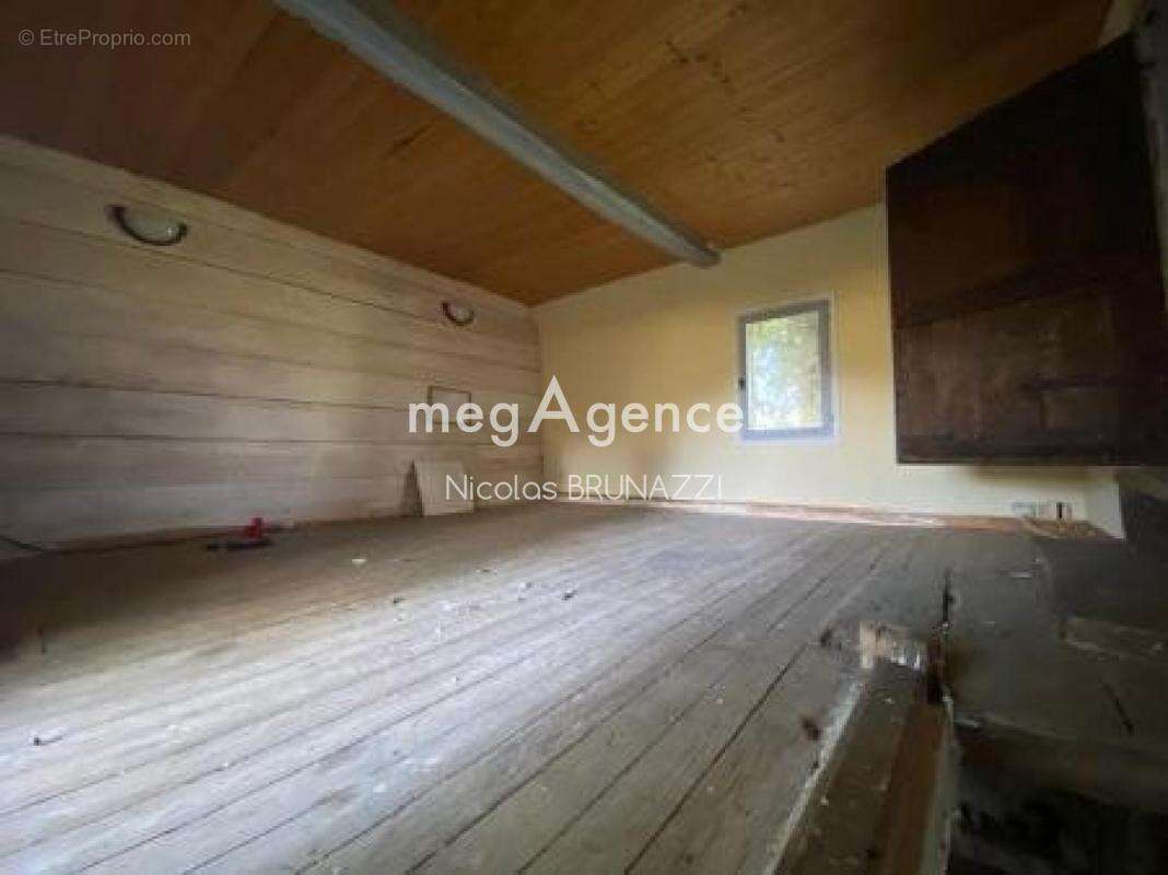 Terrain à NEUVILLE-SUR-TOUQUES