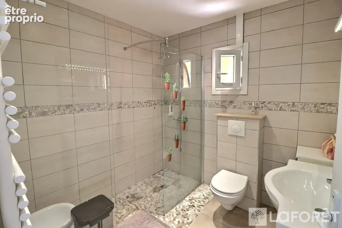 Hyères coeur de ville- Maison de caractère divisée en deux appartements ou à réunir - photo 8