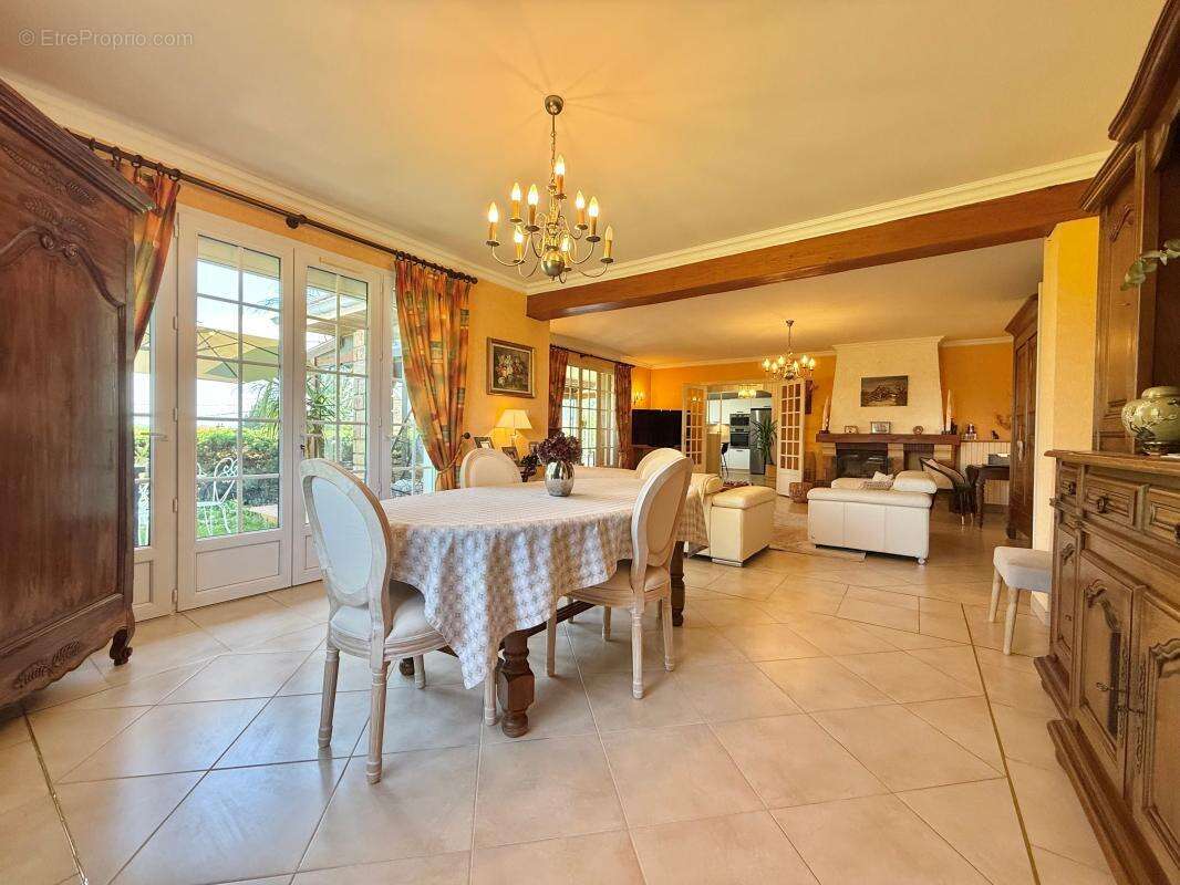 Maison à LAMARCHE-SUR-SAONE