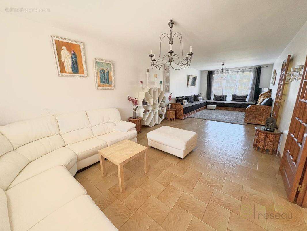 Maison à ROISSY-EN-BRIE