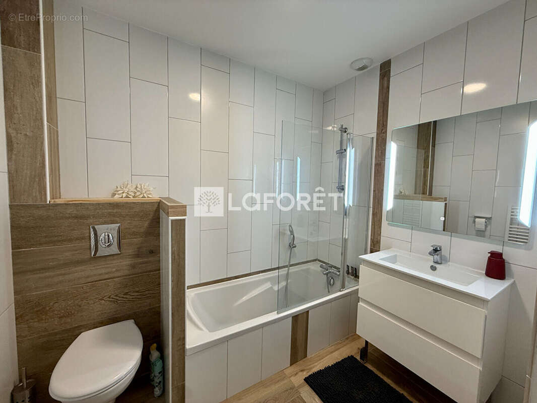 Maison à PUJOLS-SUR-CIRON