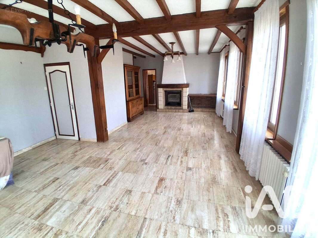 Maison 131 m² à Monceau-Le-Neuf-Et-Faucouzy  - photo 2