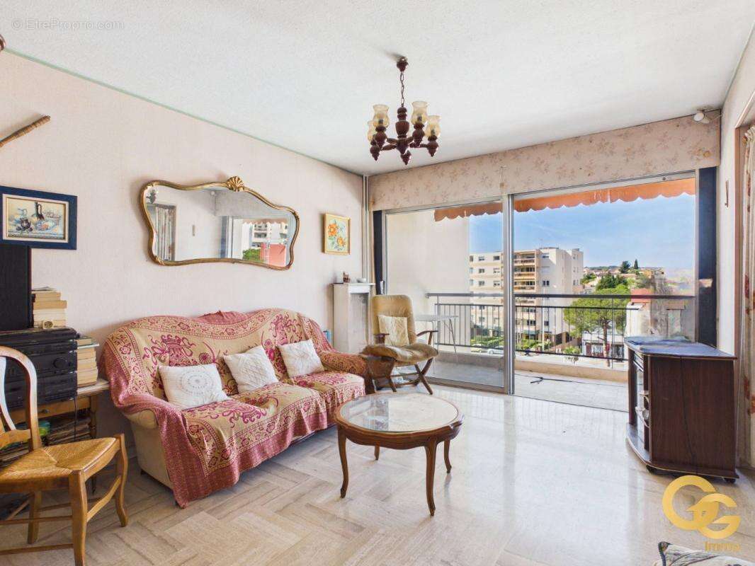 Appartement à LE CANNET