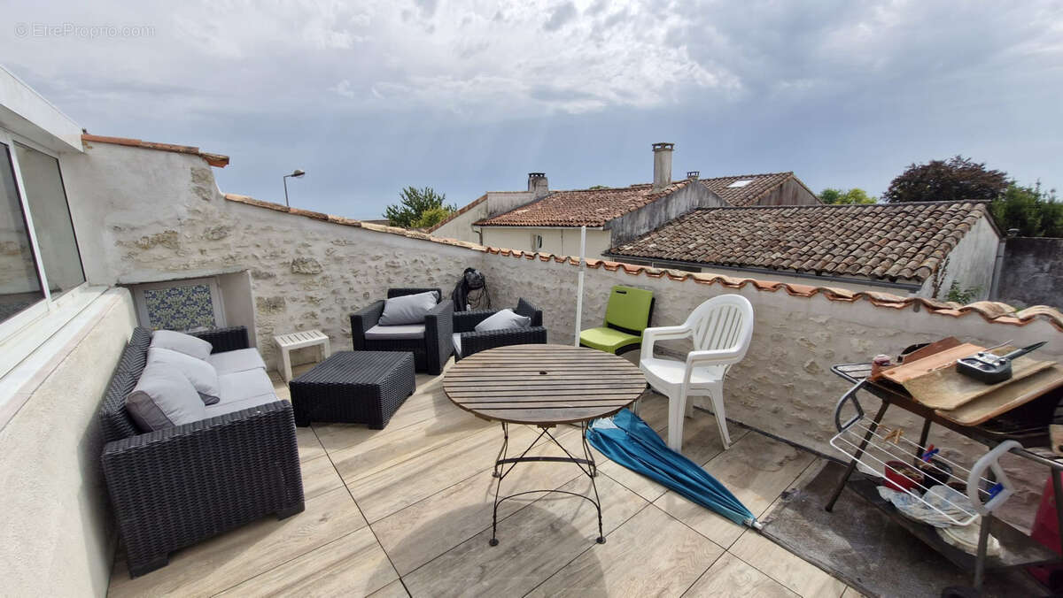 Maison à MORTAGNE-SUR-GIRONDE