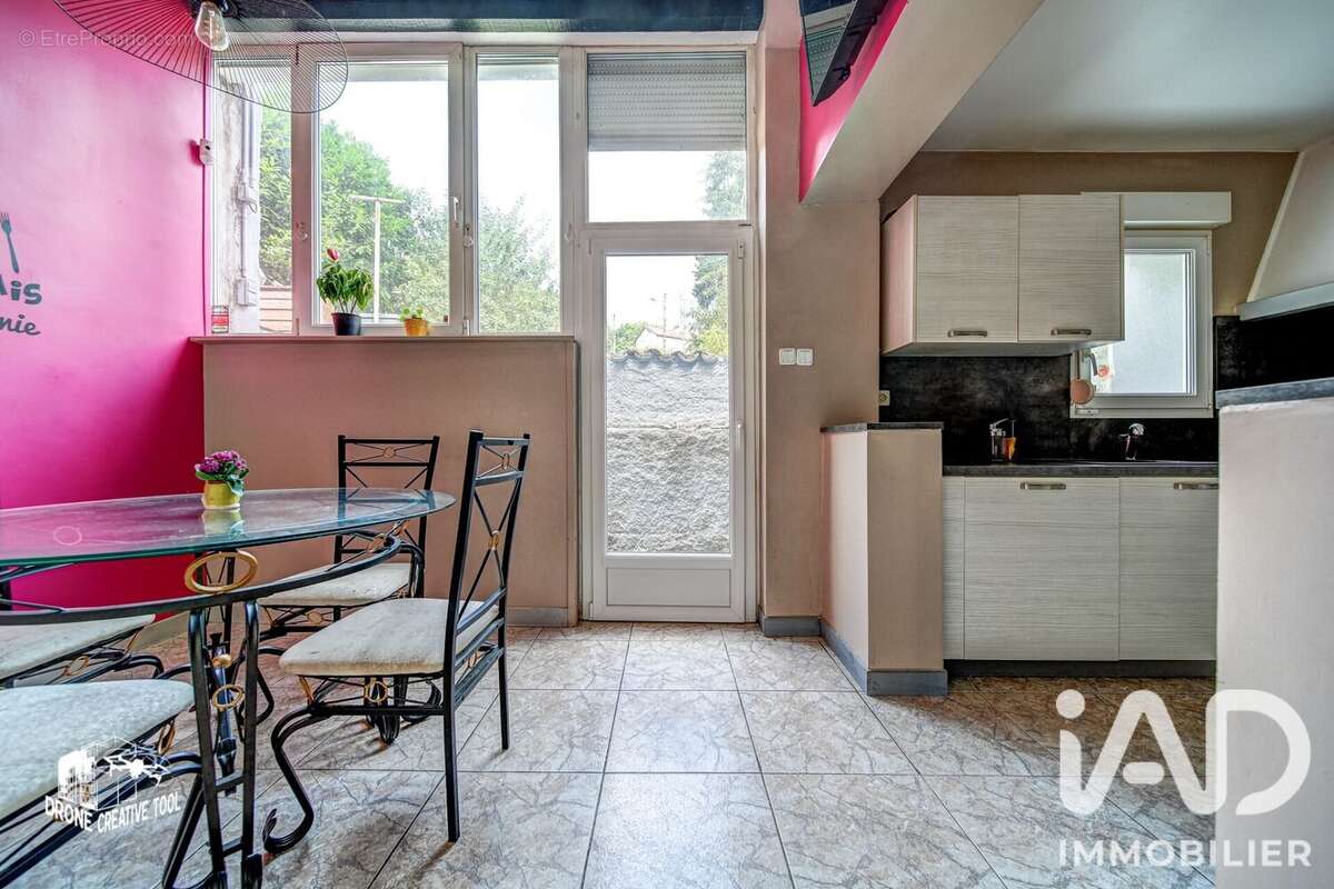 Maison 120 m² à Thil  - photo 4
