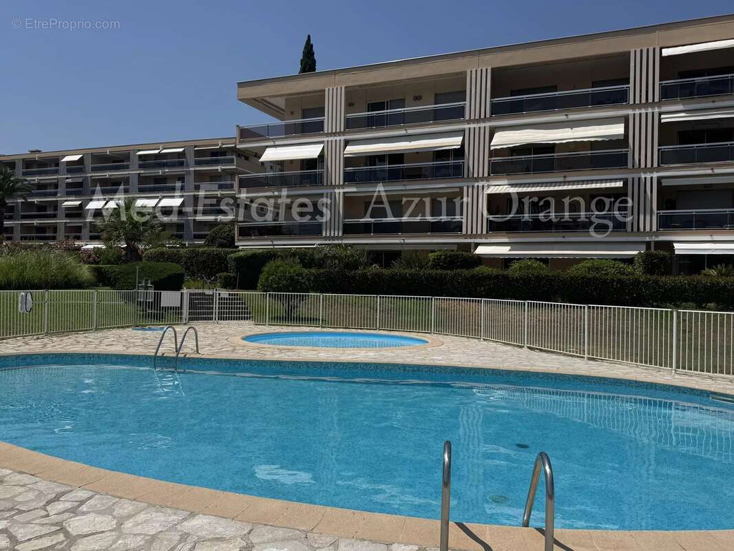 Appartement à LA CROIX-VALMER