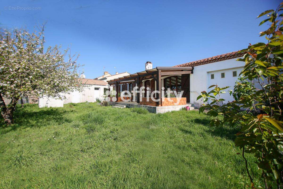 Maison à L&#039;AIGUILLON-SUR-VIE