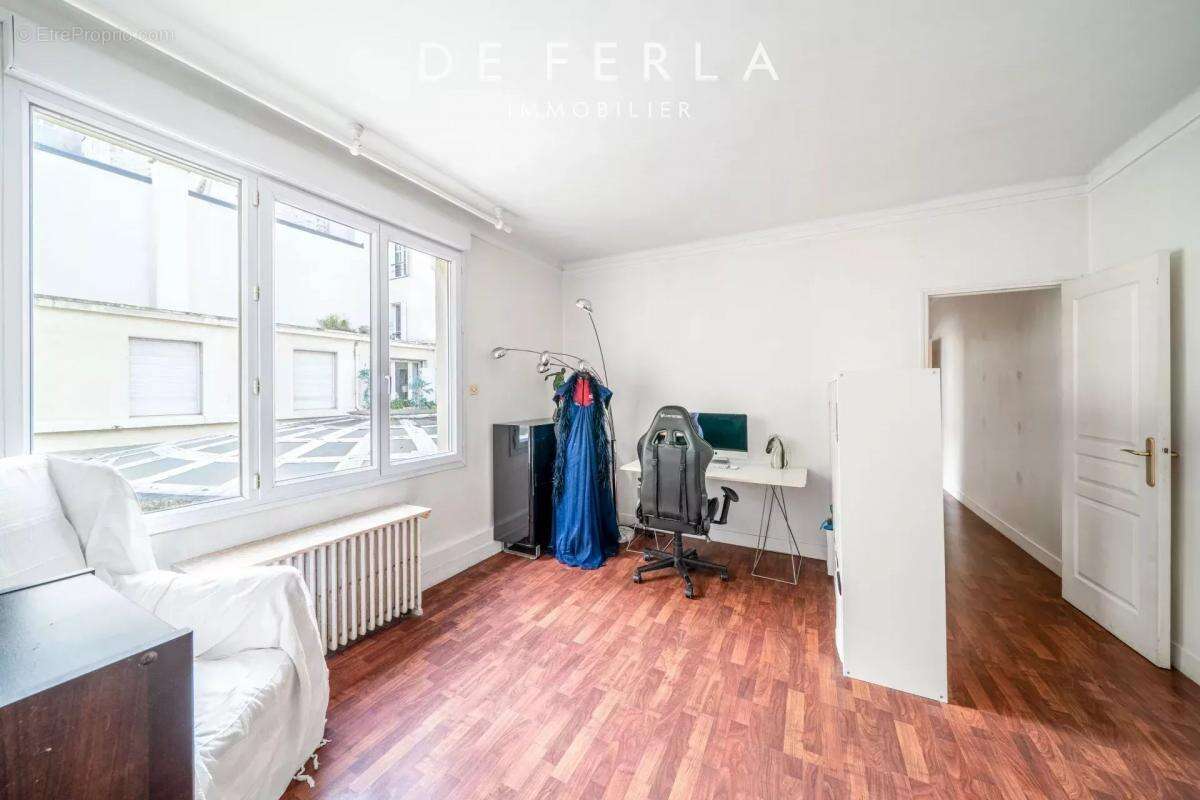 Appartement à PARIS-7E
