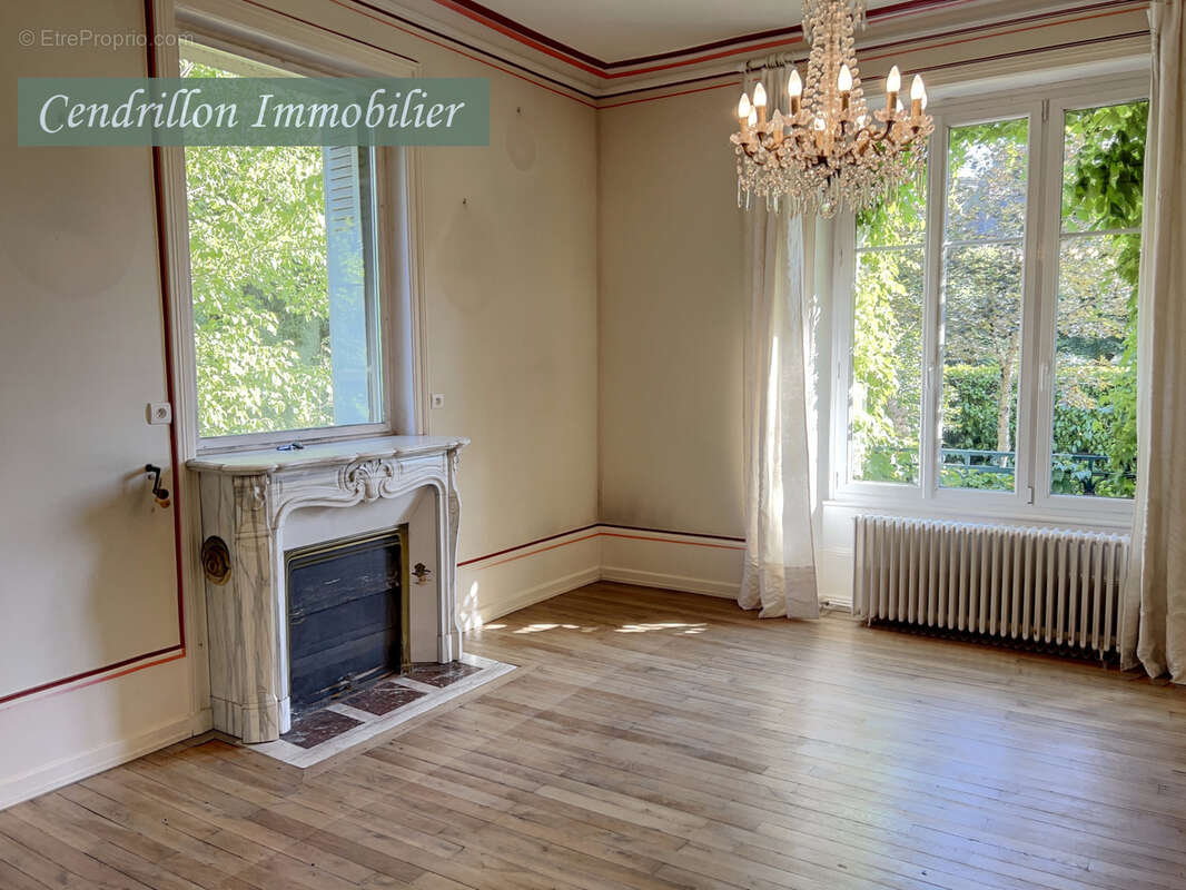 Belle maison bourgeoise entièrement rénovée, 350m2 habitables,  sur son parc de 4000m2 au cœur de la ville - photo 4