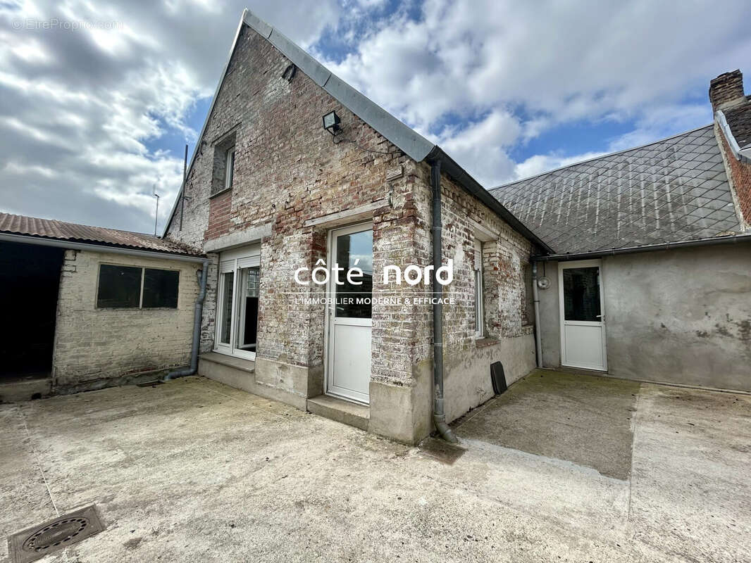 Maison à SAINT-BENIN