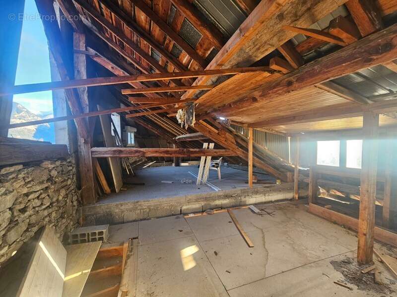 Maison à CHATEAUROUX-LES-ALPES