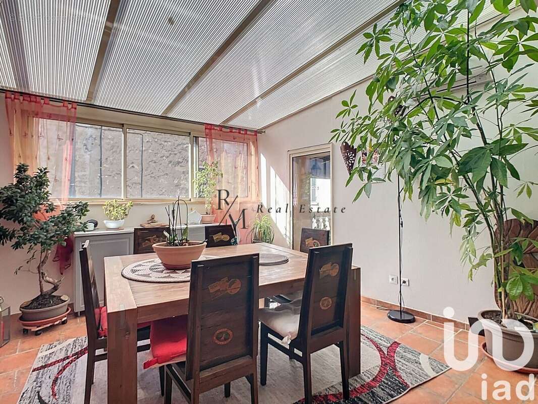 Photo 2 - Maison à LA ROQUE-D&#039;ANTHERON