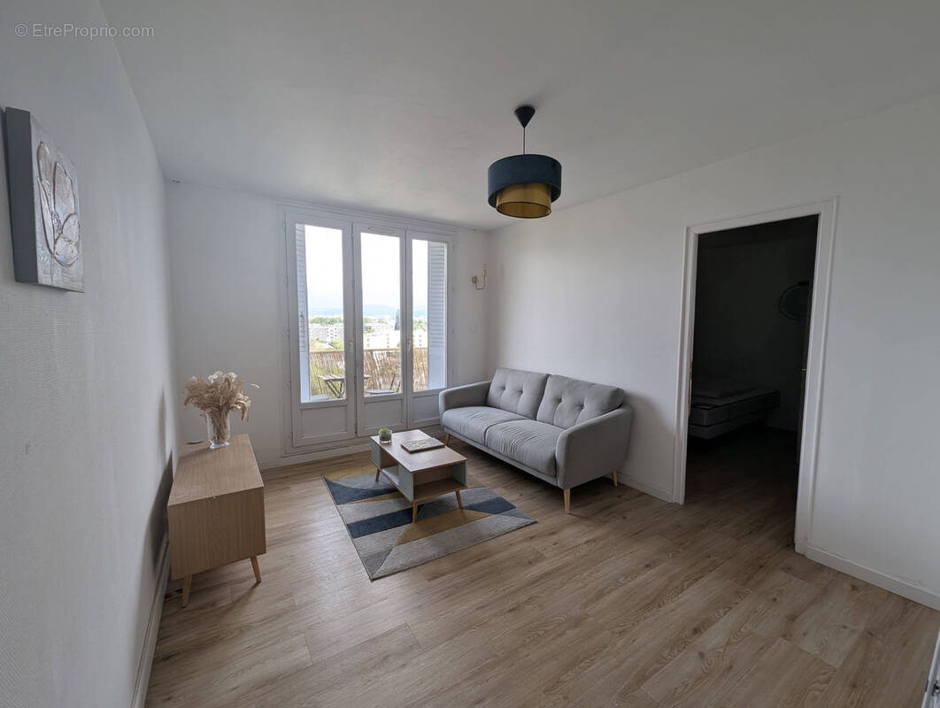 Appartement à FONTAINE