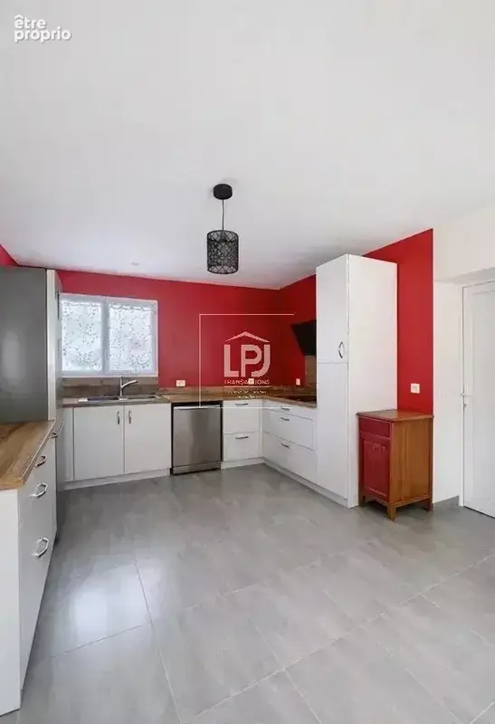 Belle maison individuelle 5 pièces de plain-pied de 94 m², rénovée, lumineuse, avec jardin arboré et garage - photo 3