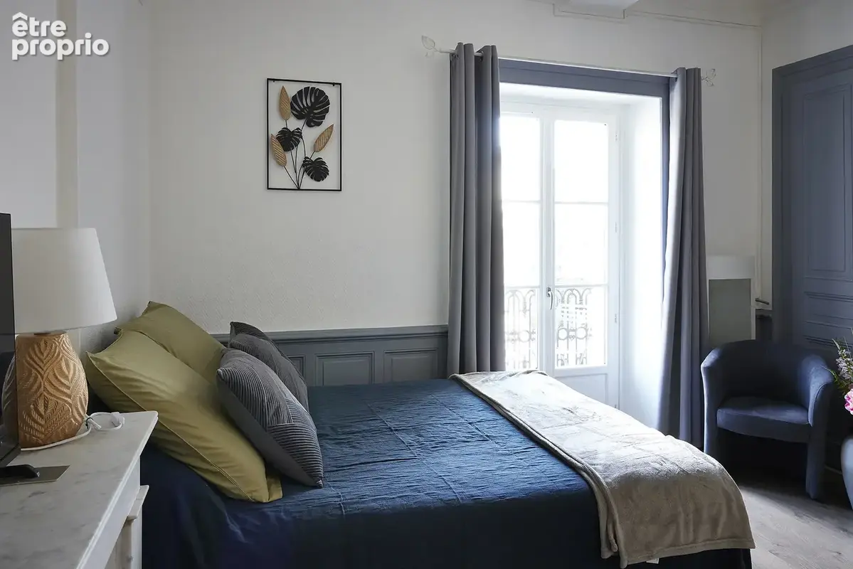 Grand Studio rénové avec cachet - balcon - hyper centre d'Aix les Bains - photo 3