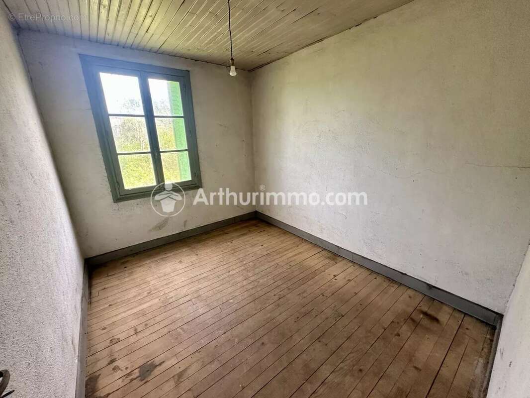 Ensemble immobilier avec local commercial, habitation et garages – Idéal investisseur - photo 16