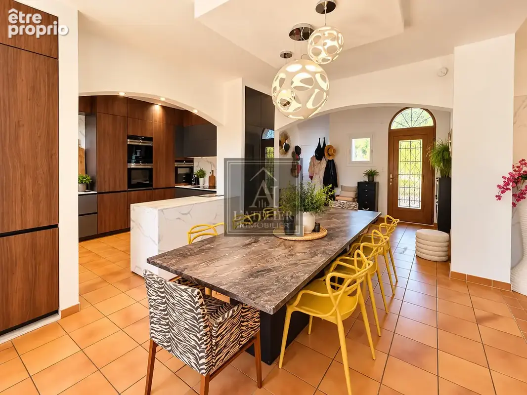 Maison de 210 m2 avec piscine et garage sur une parcelle de 1971 m2 - photo 8