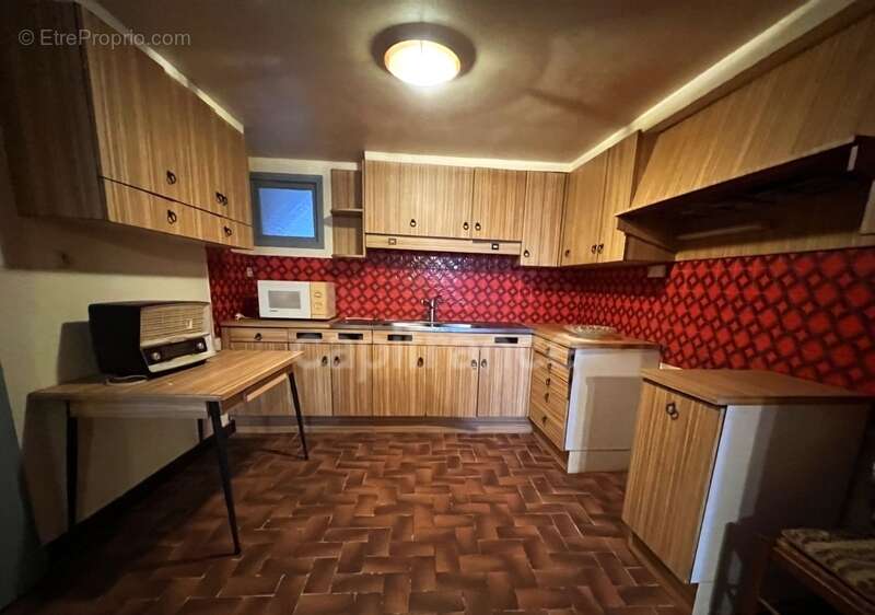 Maison à SAINT-ETIENNE-DU-GUE-DE-L&#039;ISLE