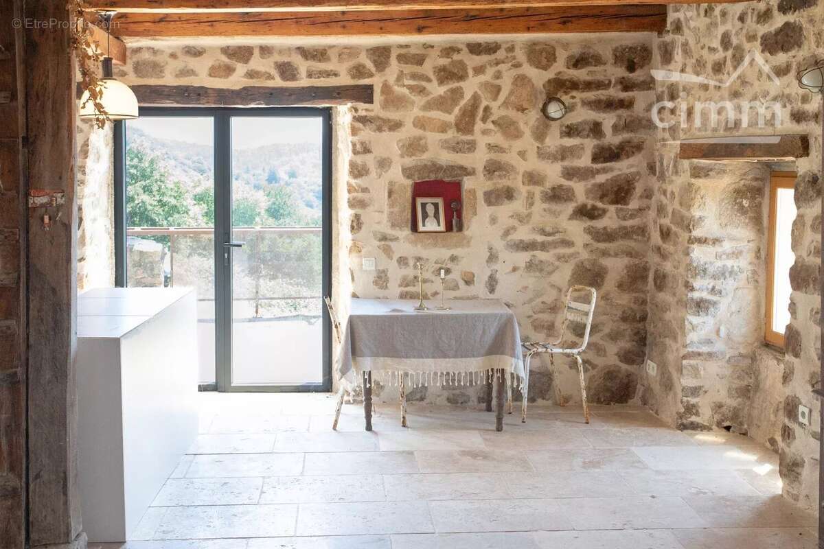 Maison à SAINT-ANDEOL-DE-VALS