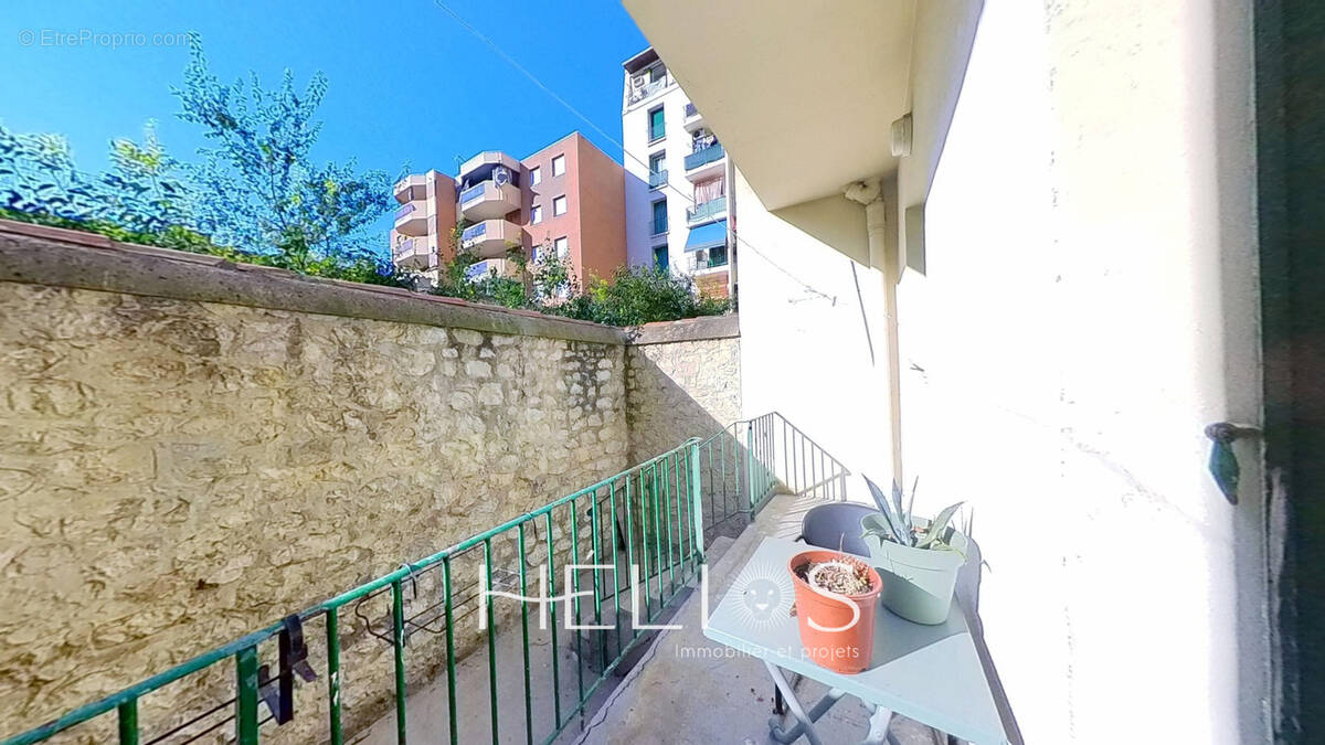 Appartement à MARSEILLE-3E