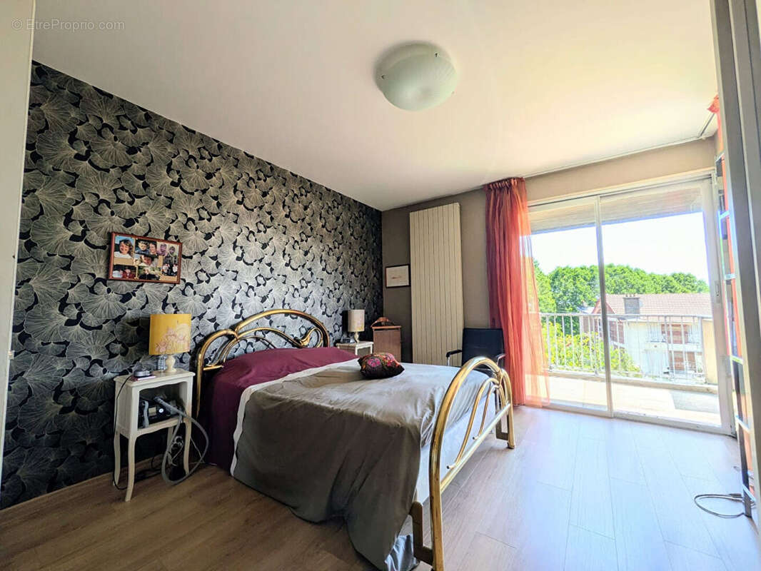 Maison d'architecte familiale de 170 m² avec jardin, terrasses et double garage dans un quartier résidentiel recherché - photo 14