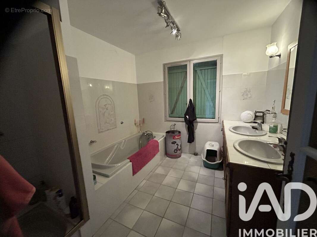 Photo 3 - Maison à JONQUIERES-SAINT-VINCENT