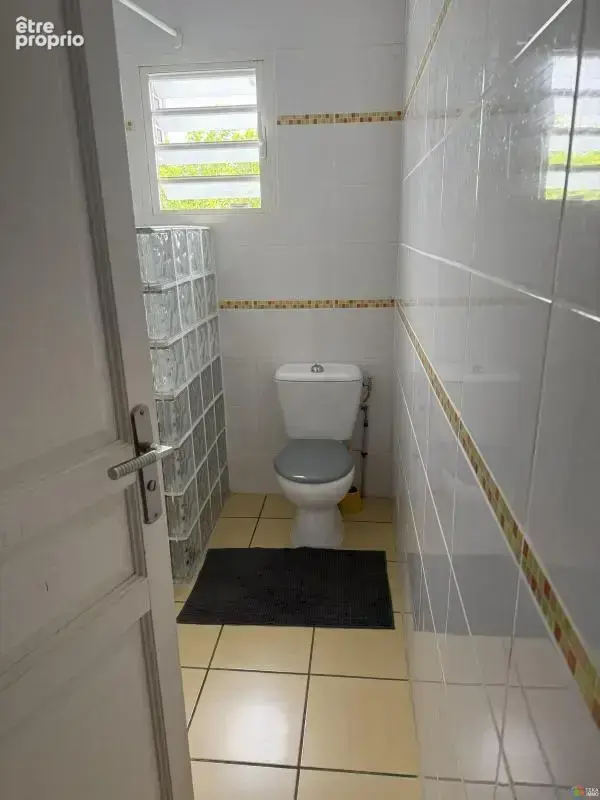 Saint-André centre – Maison familiale F5 de 181 m² utiles avec garage - photo 8