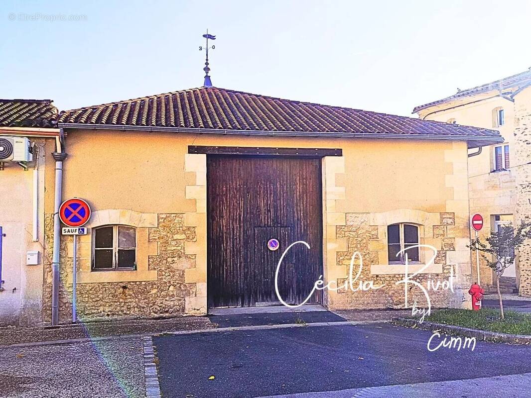 Commerce à MONTENDRE