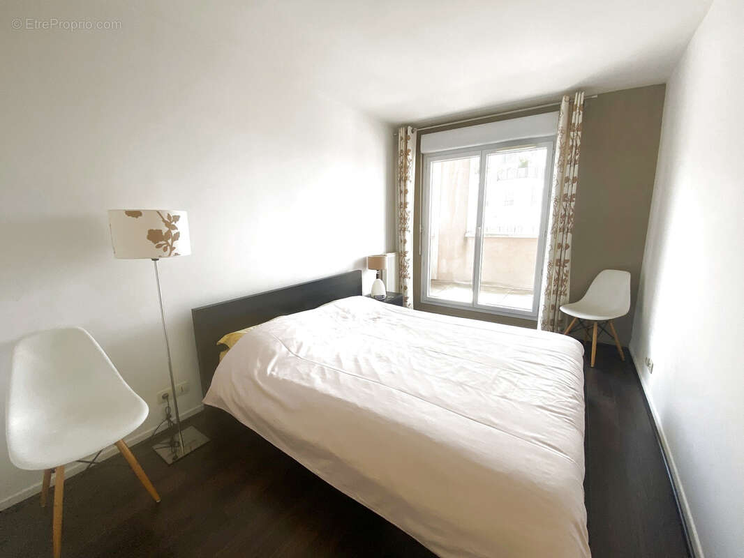 Appartement à COURBEVOIE
