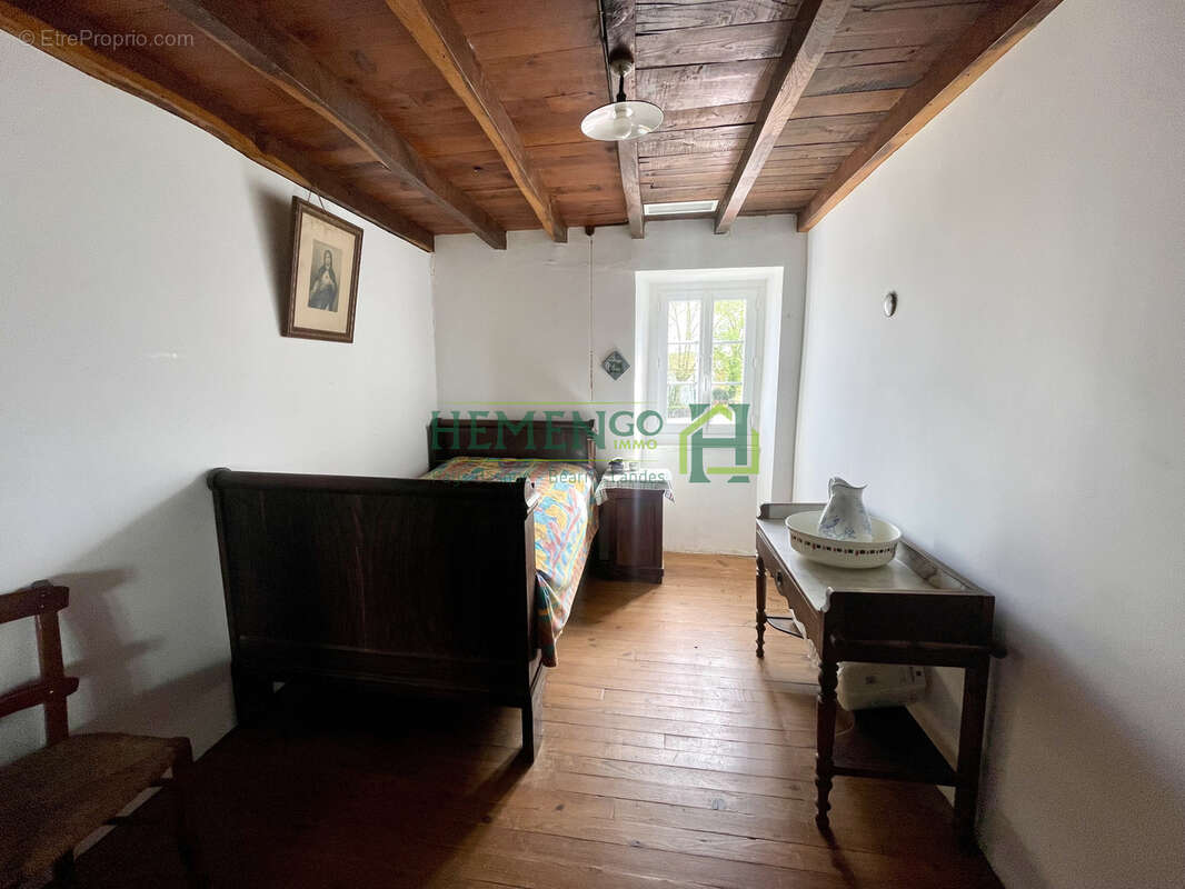 Authenticité, charme et potentiel sur un vaste domaine de plus de 6 hectares - photo 7