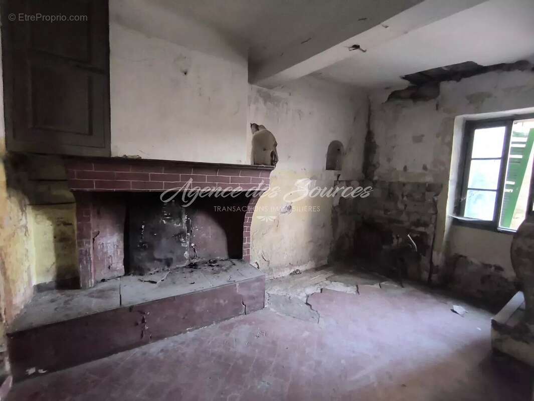 Maison à VARAGES