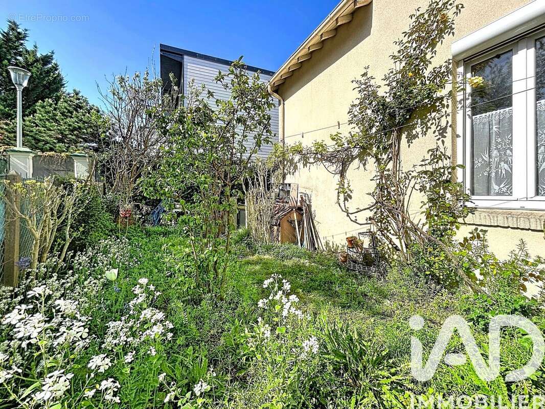 Maison 106 m² à Nanterre  - photo 4