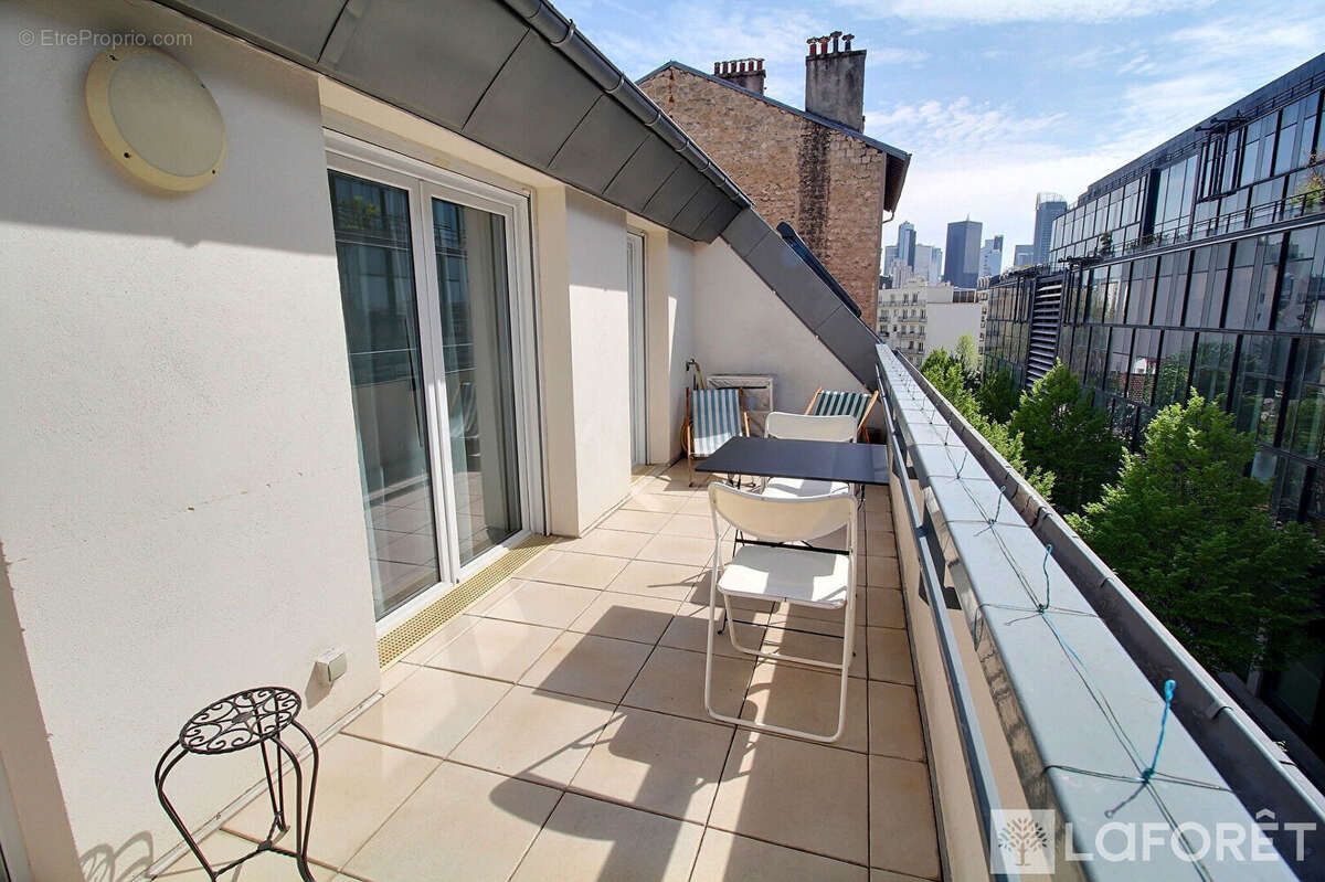 Appartement à LA GARENNE-COLOMBES