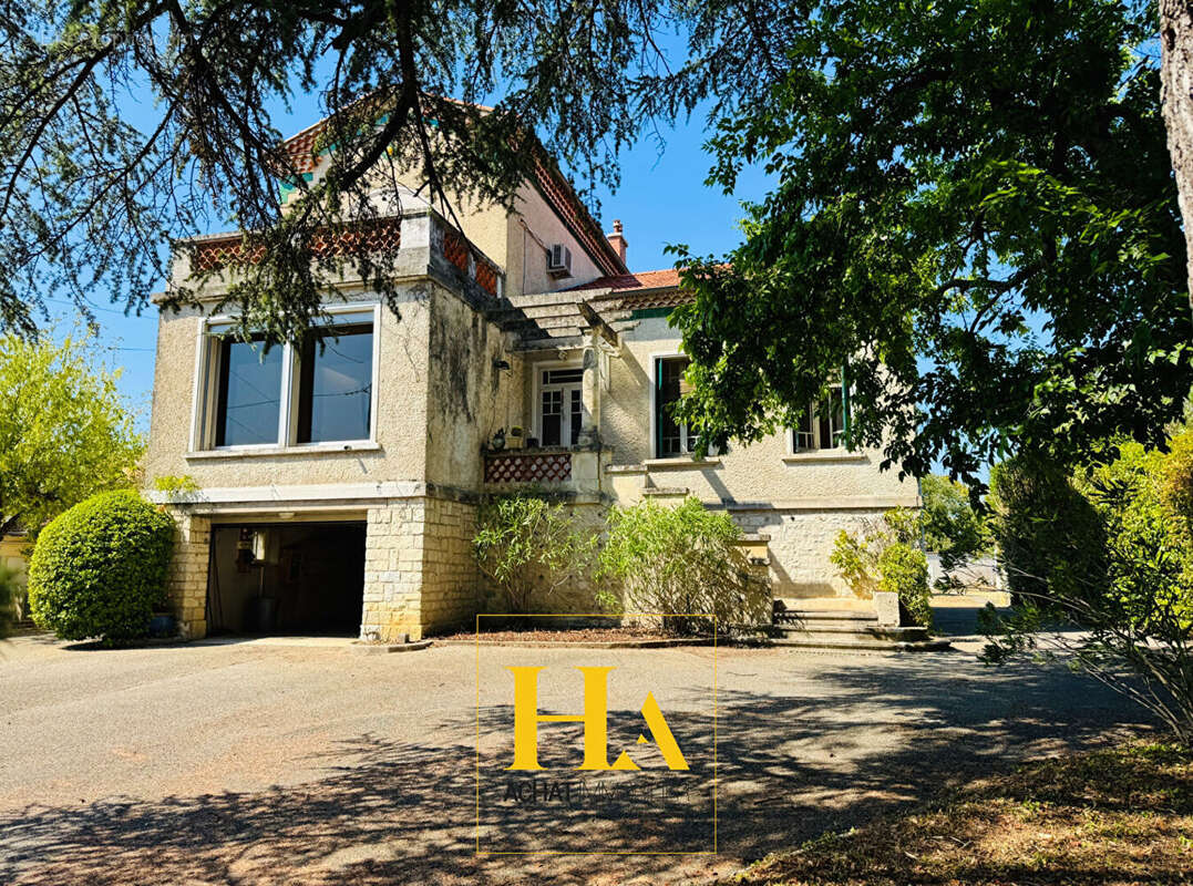Montélimar - Géry - Maison de caractère des années 30 avec 277 m² totales, combles aménageables, parc arboré et piscine - photo 2