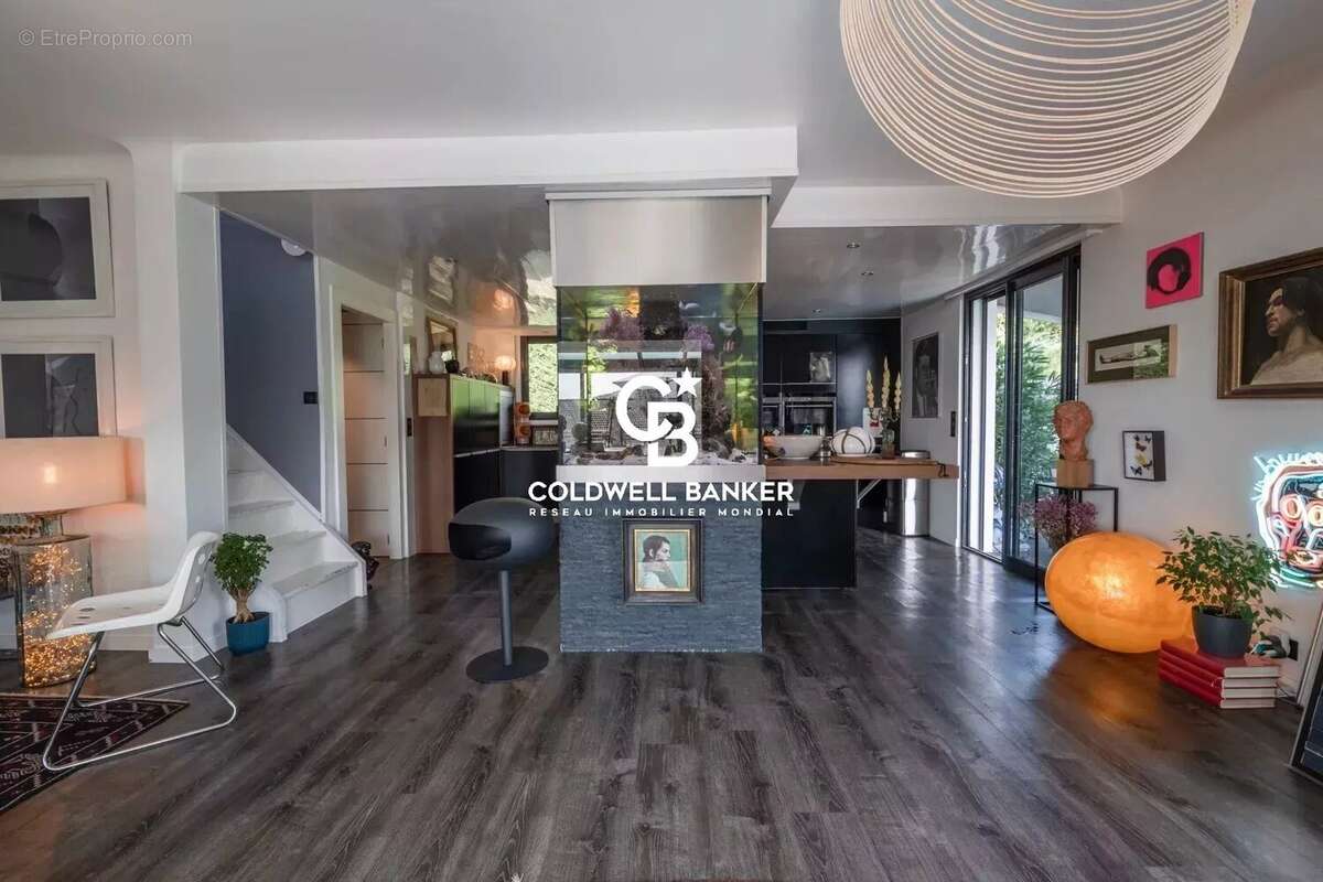 Maison à VETRAZ-MONTHOUX