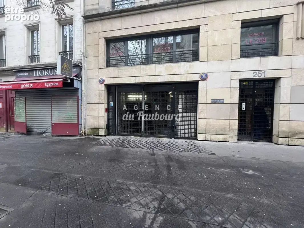 Parking à PARIS-10E