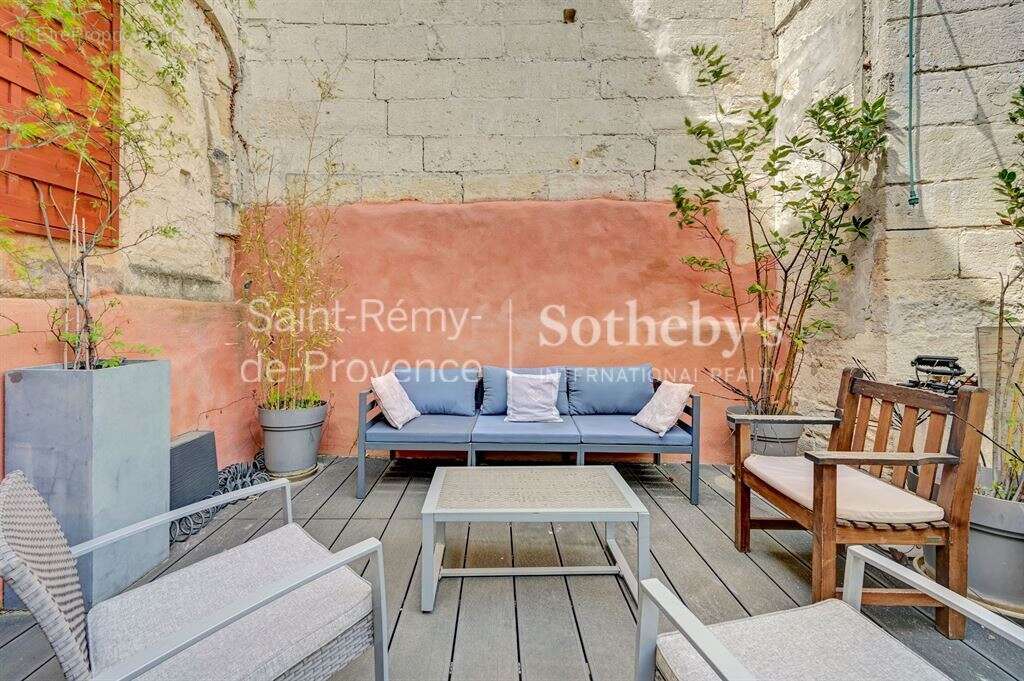Situé proche d'Avignon, Arles et Saint Rémy de Provence, superbe Hotel particulier du XVème siècle - photo 17