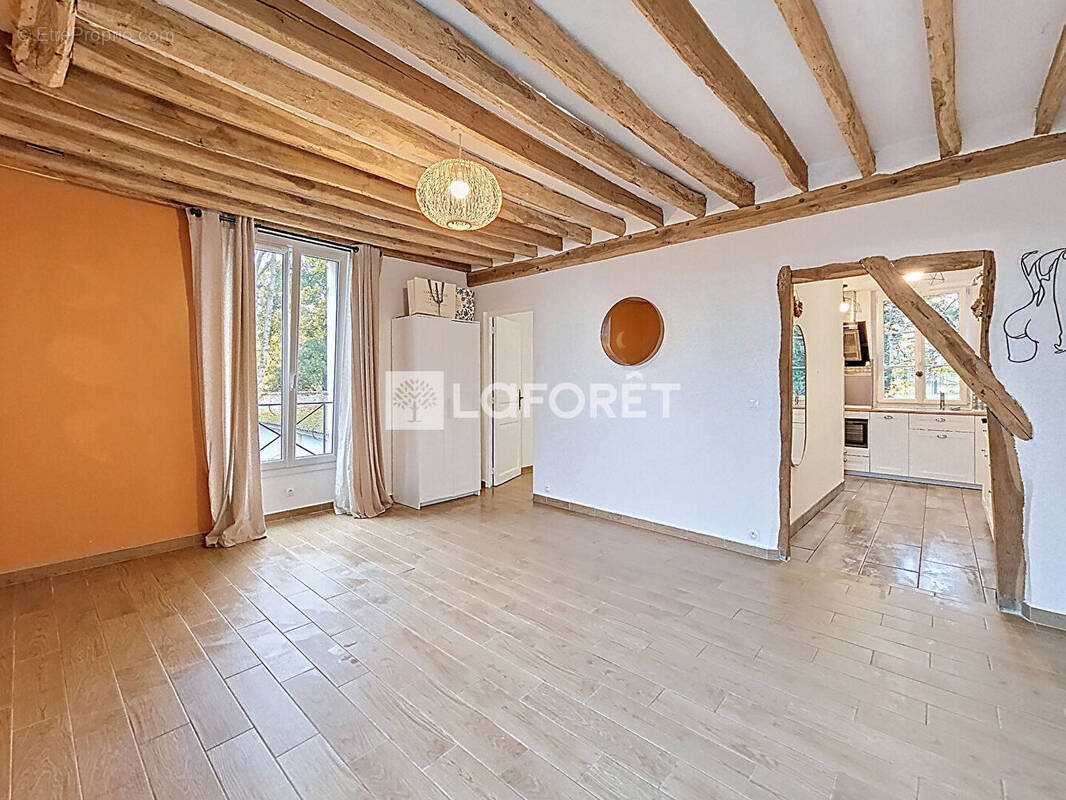 Appartement à LINAS