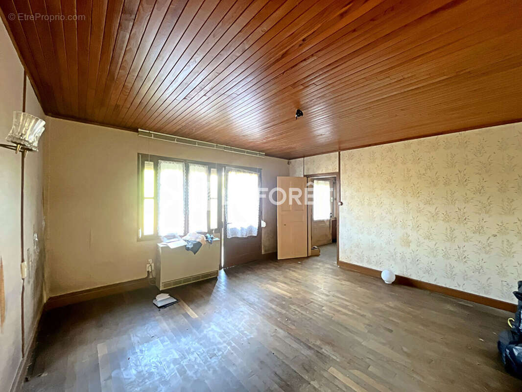 Maison à VARENNES-SAINT-SAUVEUR