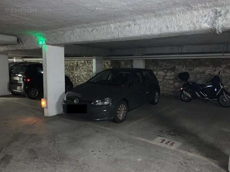 Parking à PARIS-14E
