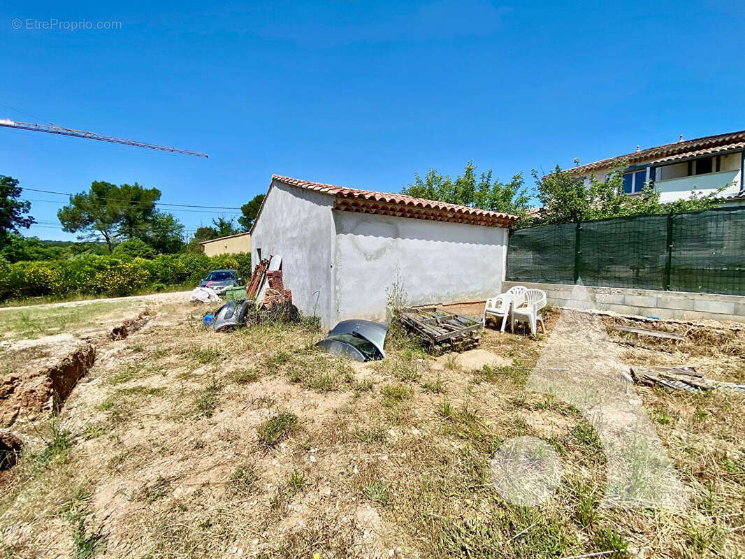 Terrain à FOX-AMPHOUX