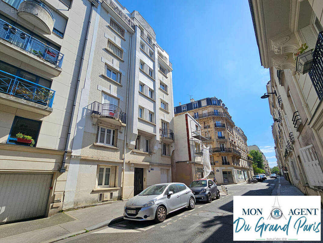 Appartement à PARIS-14E