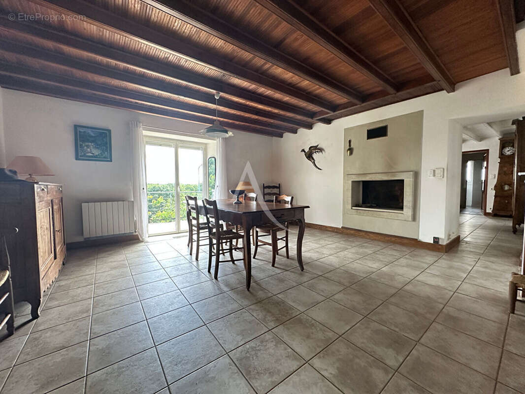 Maison à LA CHAPELLE-PALLUAU