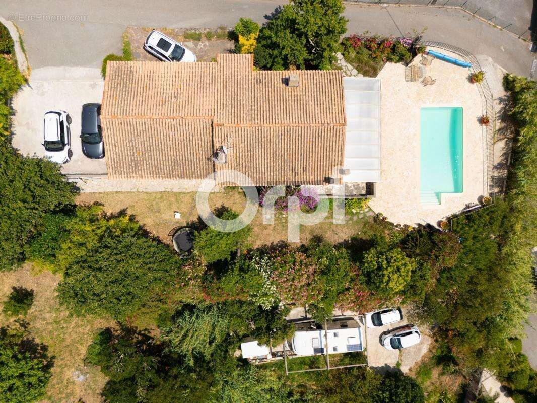 Maison à LES ADRETS-DE-L&#039;ESTEREL