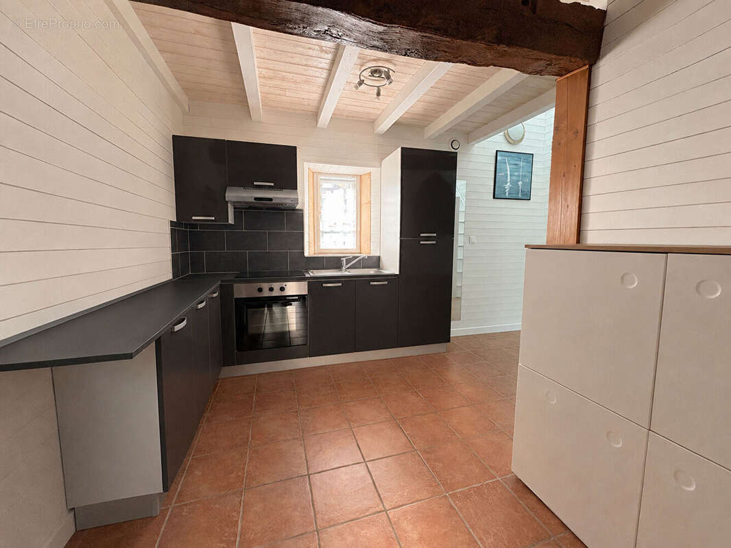 Maison 75 m² à Corme-Ecluse  - photo 4